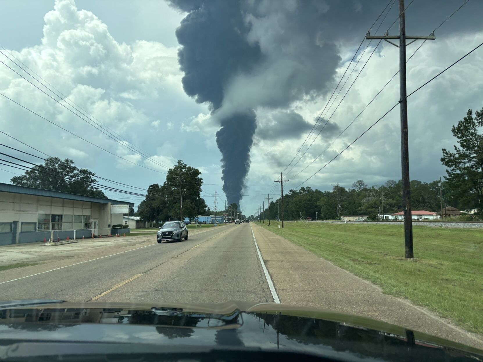 Smittys_fire_plume_2.082225.jpg